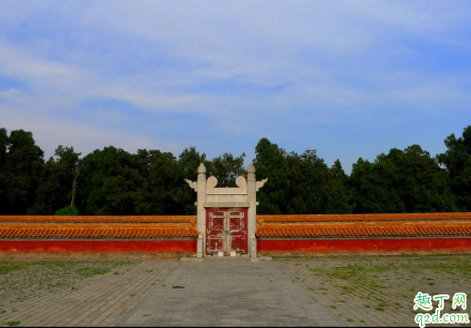 北京地壇公園有免費(fèi)的停車(chē)場(chǎng)嗎 地壇公園有啥好看的2