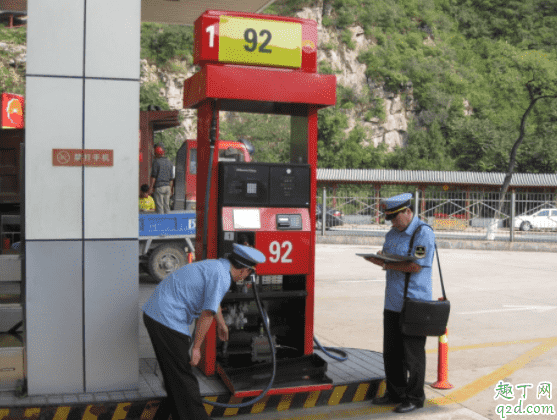 汽車在加油站加油要不要熄火 為什么汽車在加油站要熄火1